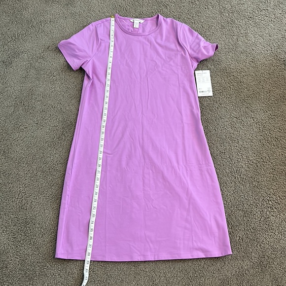 NWT Athleta Essential Tee Dress Orchid MT - Picture 5 of 9